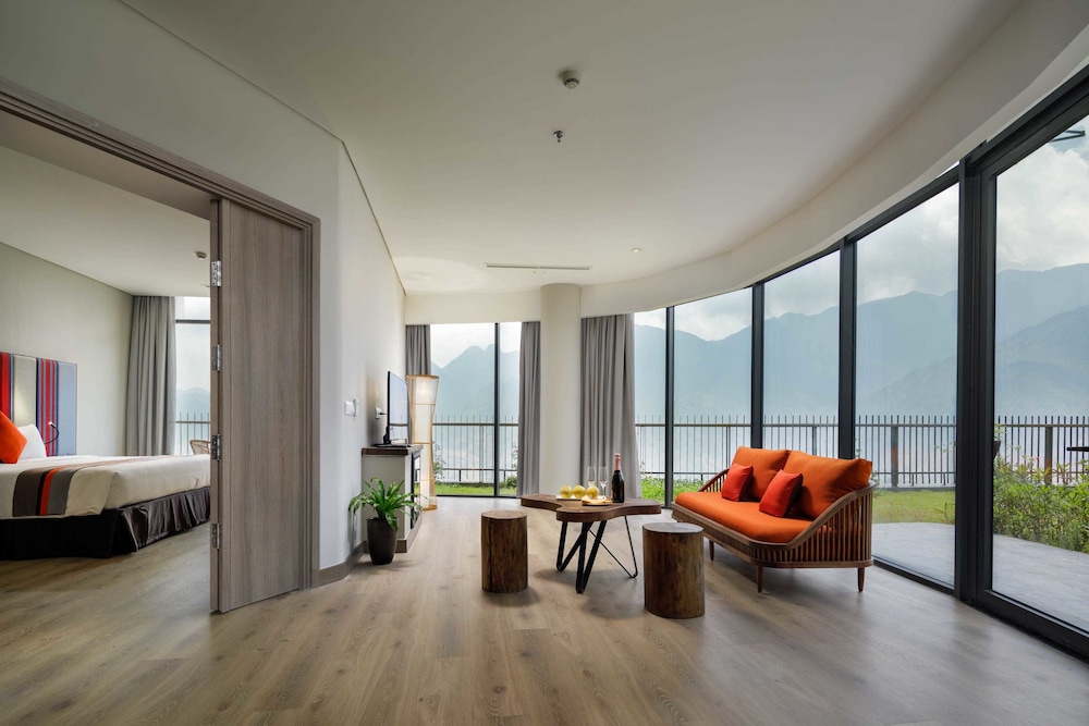 Red Dao Suite photo 1