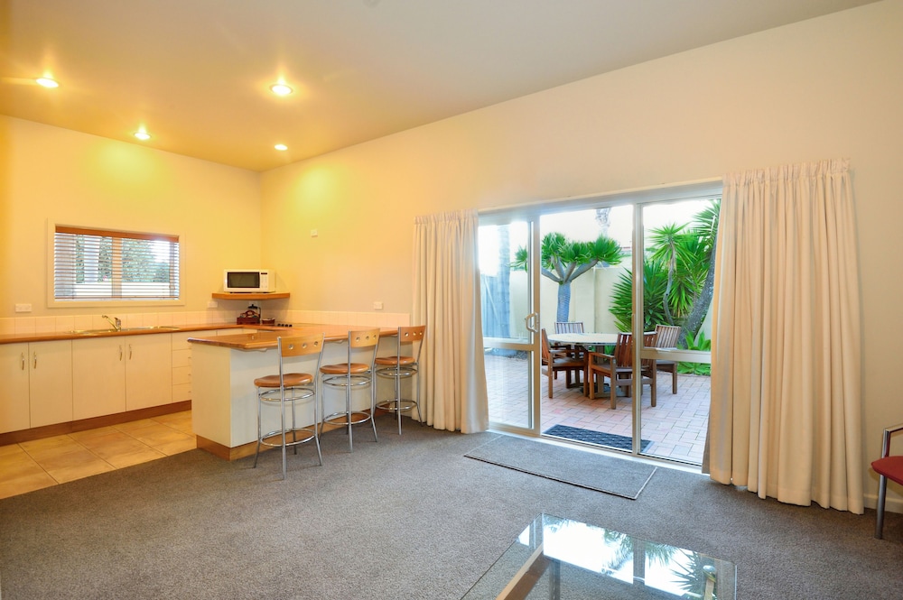 1 Bedroom Suite photo 2