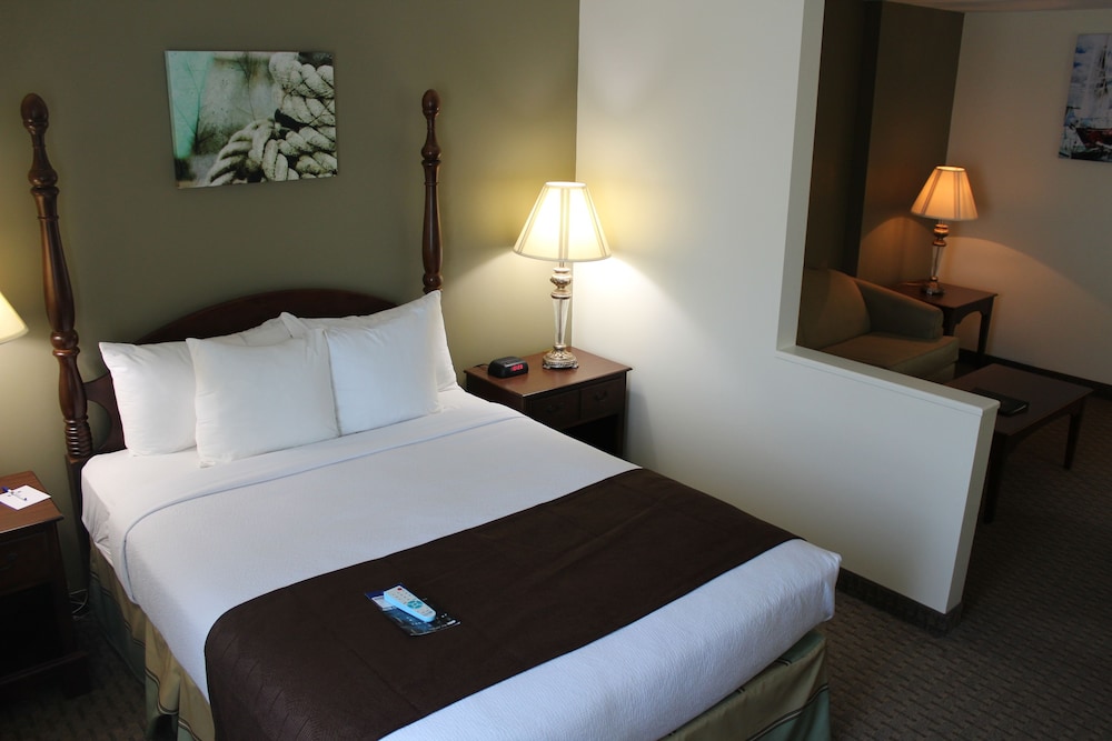 Junior Suite, 1 Queen Bed, Non Smoking (with Sofabed) - Photo 2