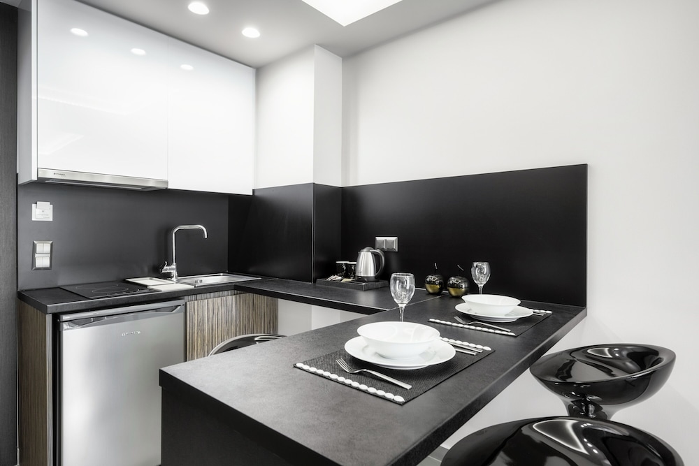 Deluxe Family Suite Open Plan - Photo 19