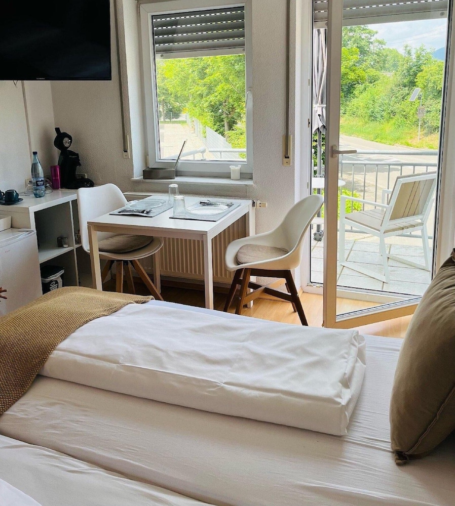 Deluxe Double Room, Private Bathroom - Photo 4
