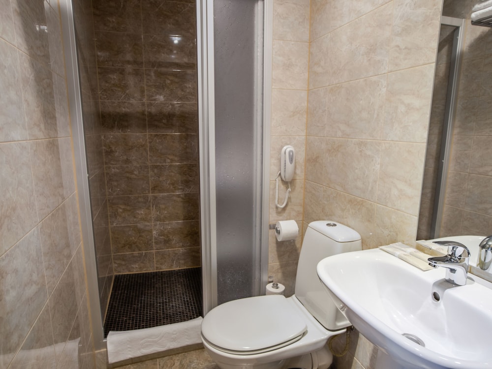 Standard Double or Twin Room, 1 Bedroom, Refrigerator, Courtyard View photo 2