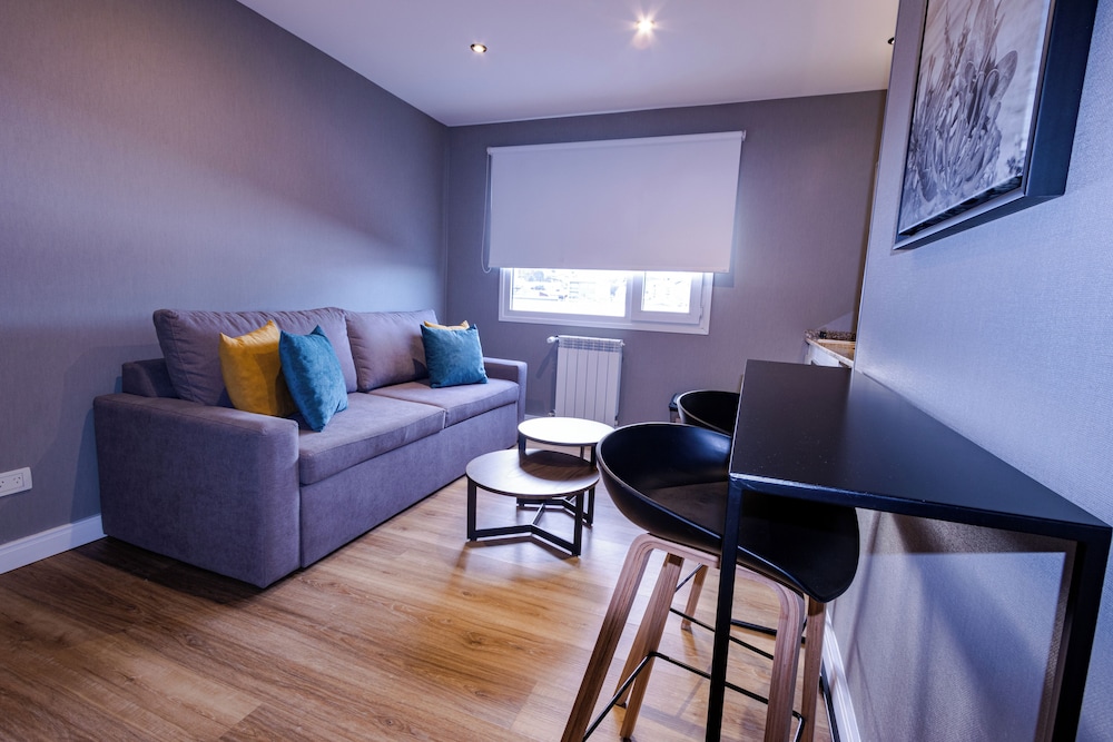 One-Bedroom Apartment (3 Adults)