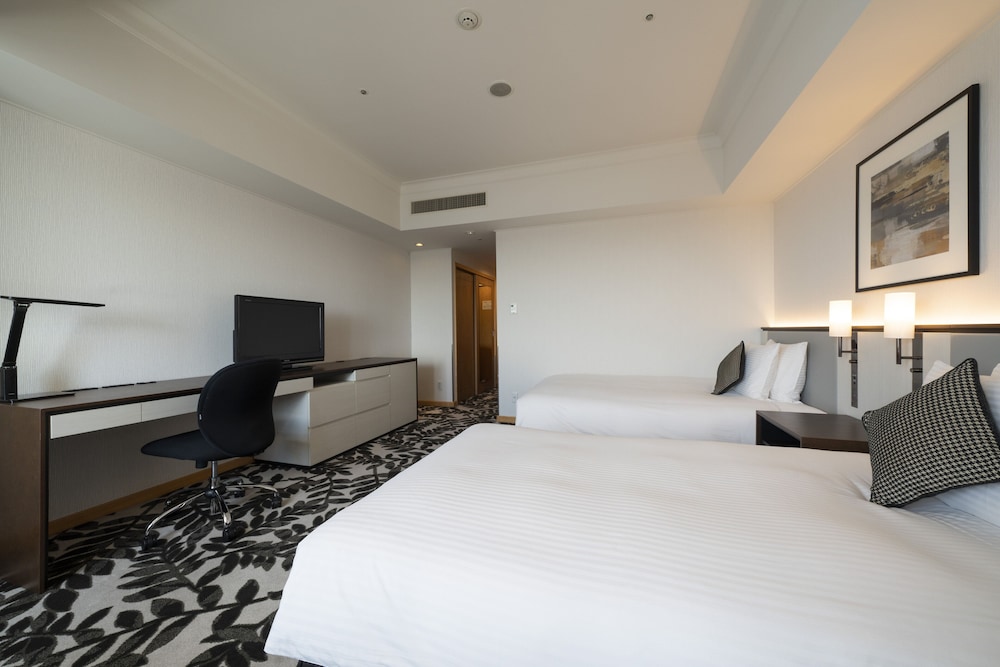 Premium Room, Multiple Beds - Photo 7