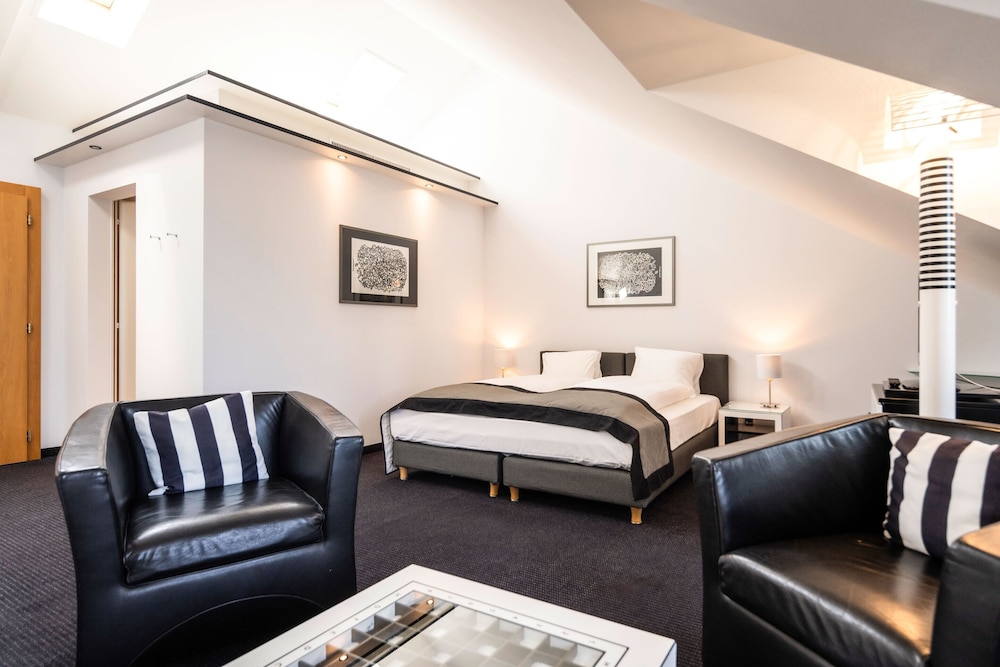 Deluxe Double or Twin Room - Photo 4