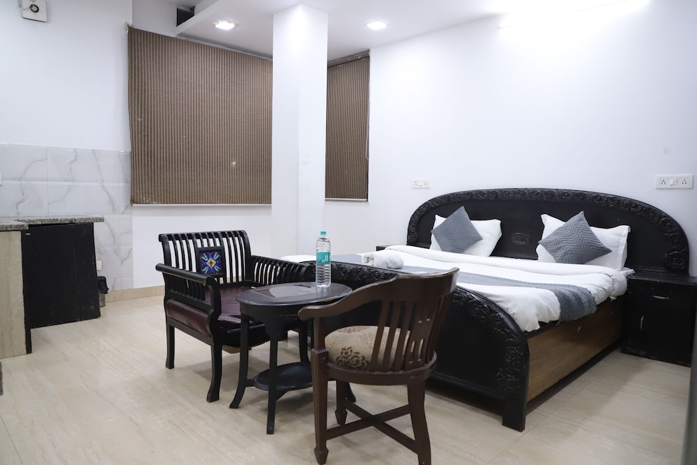 Basic Room, City View