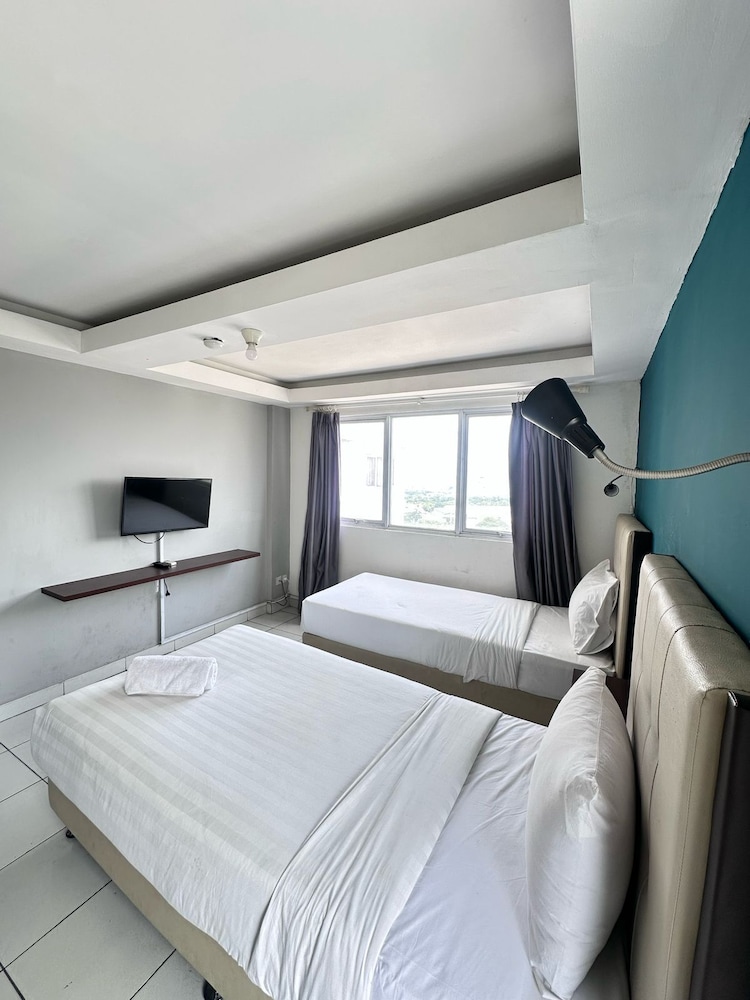 Standard Twin Room - Photo 4