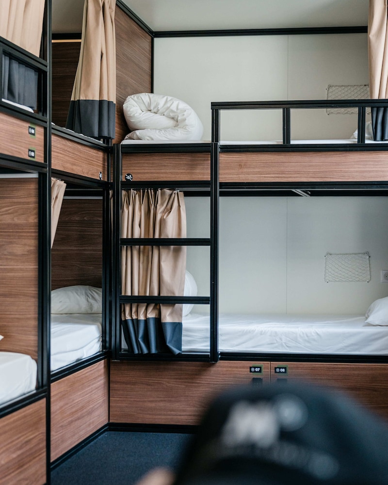 Shared dormitory, Mixed, 8 beds photo 1