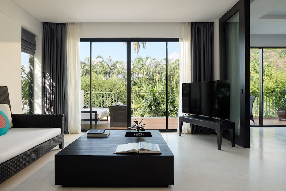 The Sky Jacuzzi Suite - Photo 5