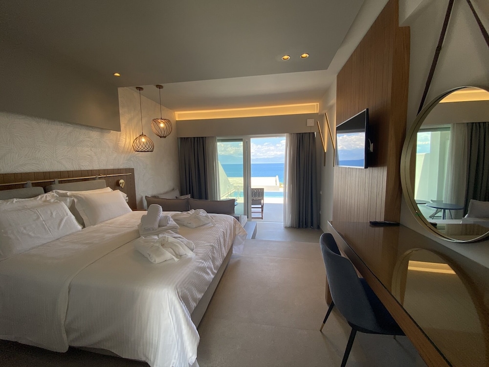 Junior Suite, Private Pool, Sea View photo 1
