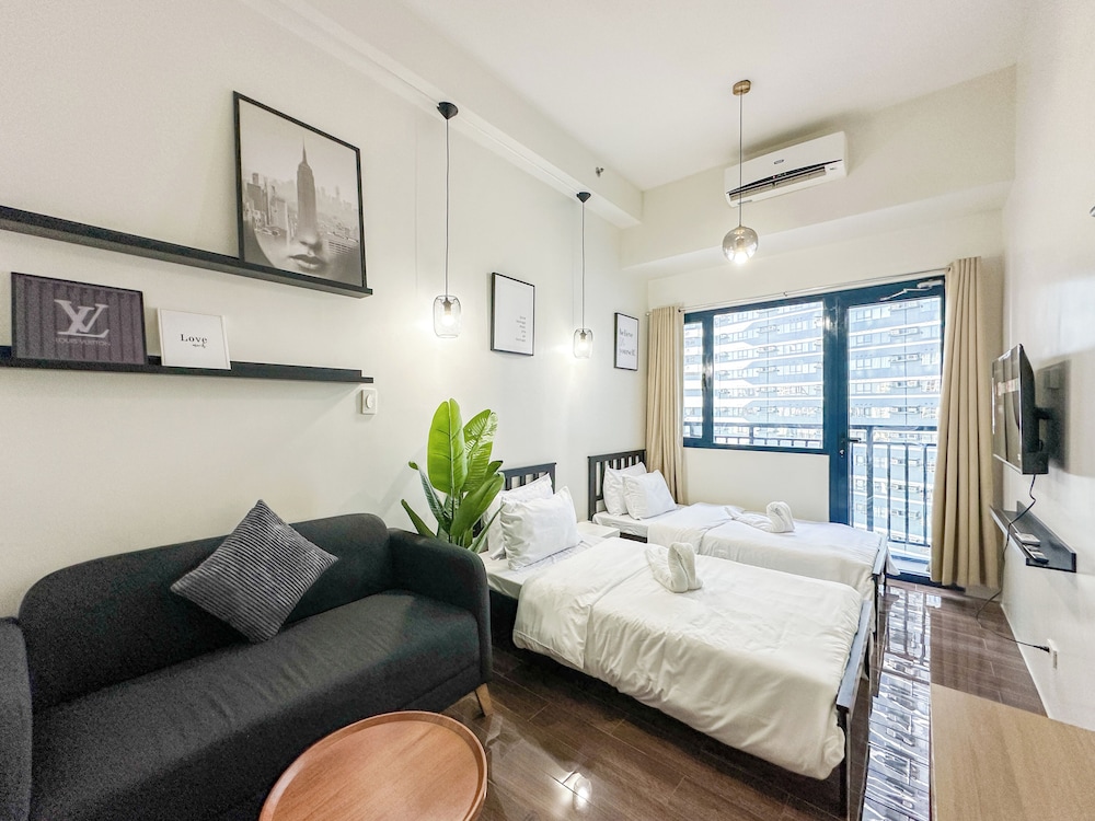 Economy Condo photo 1