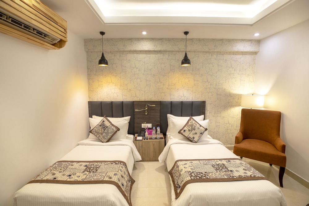 Deluxe Twin Room - Photo 2