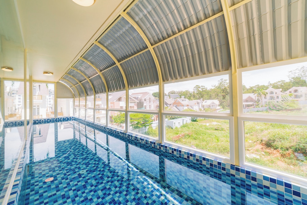 Premium Pool View Family Room - Photo 7