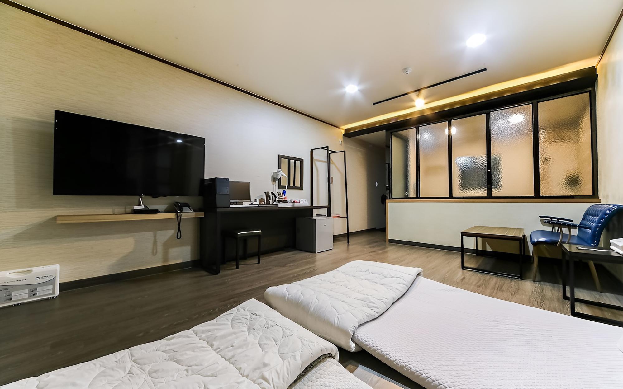 Room (Ondol (Netflix viewing/spacious room/) photo 3