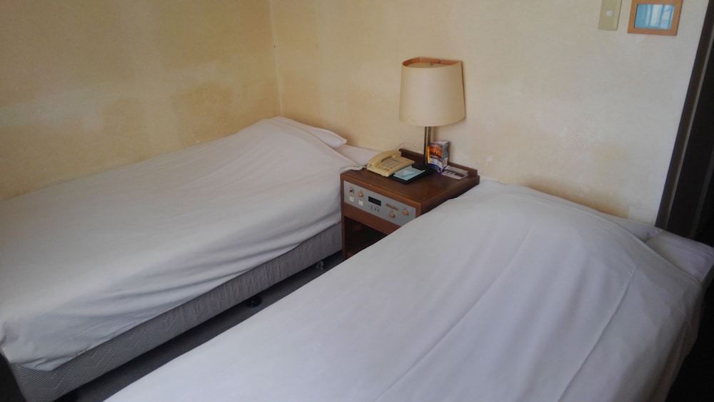 Twin Room, Smoking photo 2