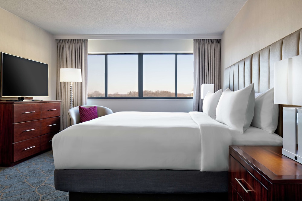 Suite, Multiple Beds, Accessible photo 2
