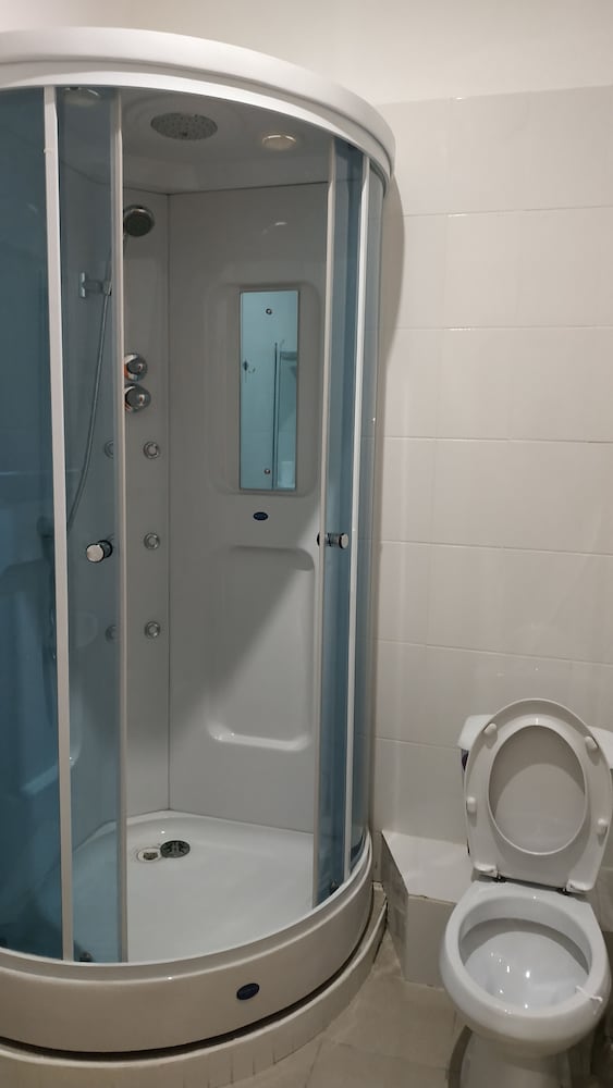 Shared Dormitory, Mixed Dorm (6 Guests) photo 3