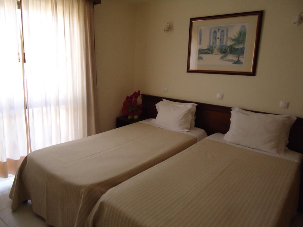 Standard Double or Twin Room - Photo 3