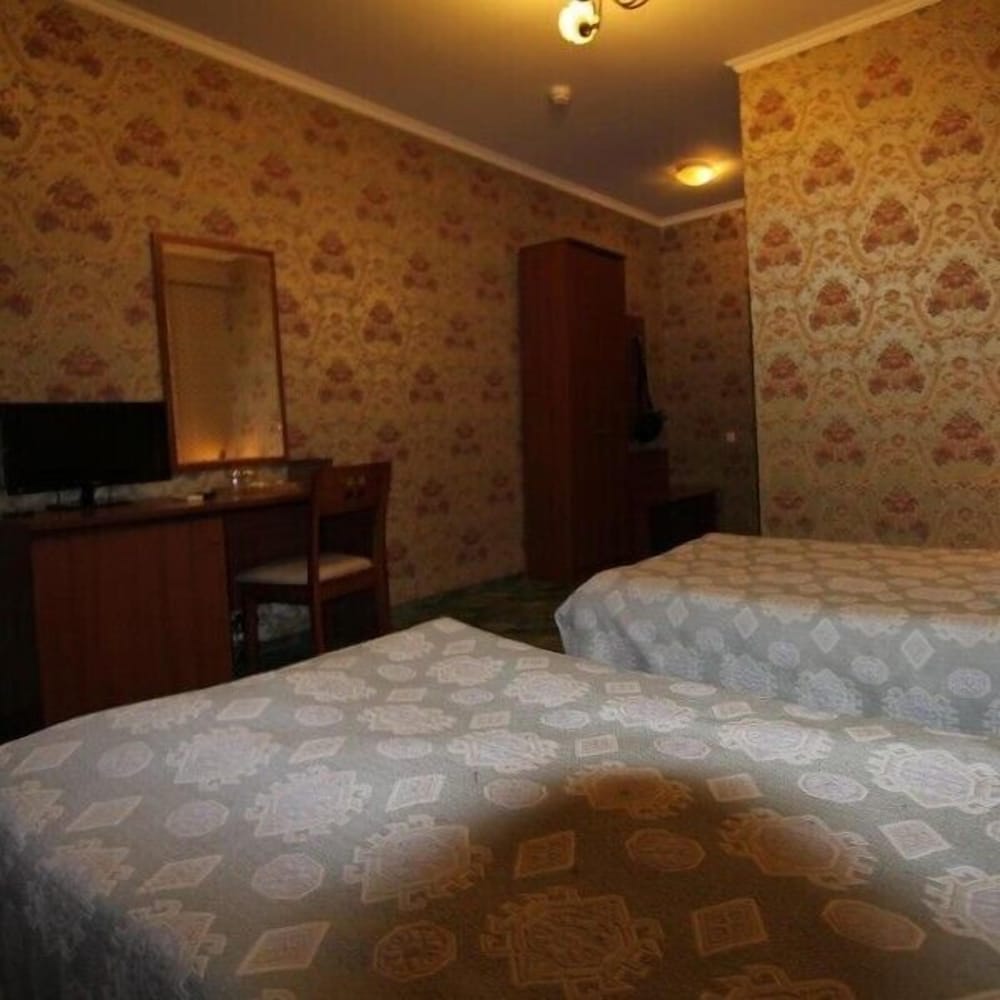 Economy Twin Room photo 2