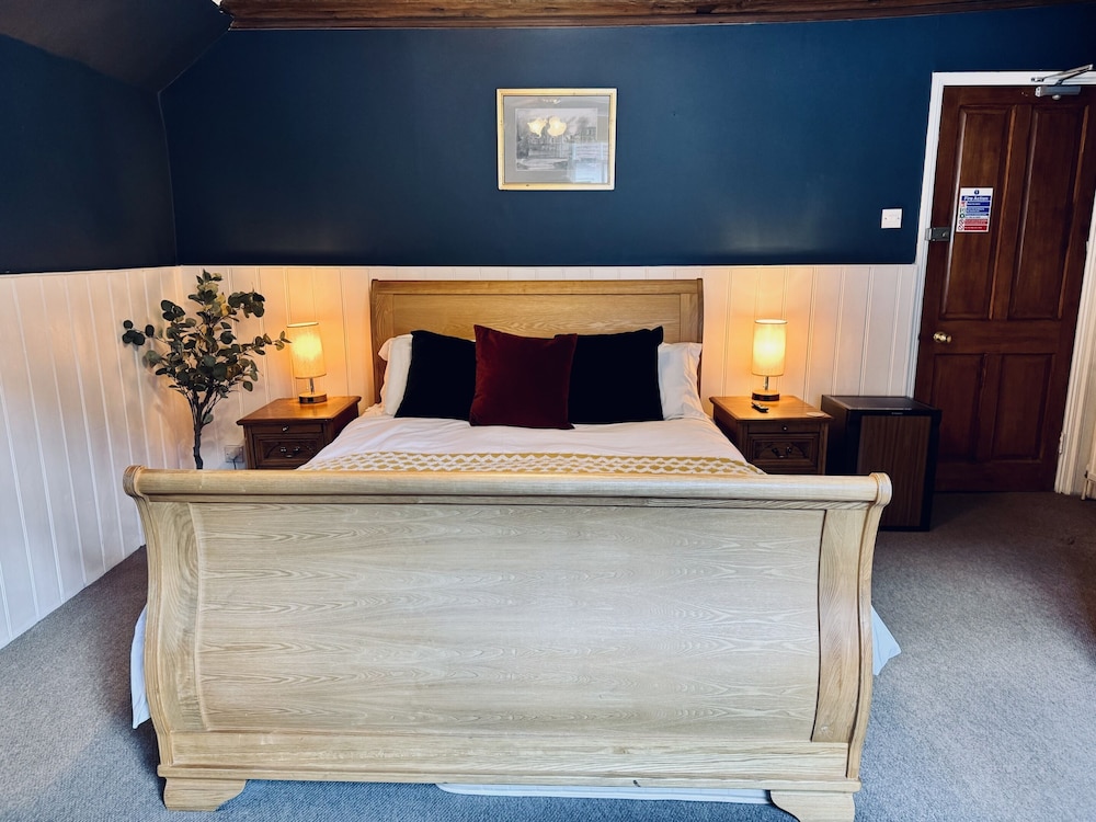 Superior Double Room, Ensuite (King Size Bedroom) photo 3