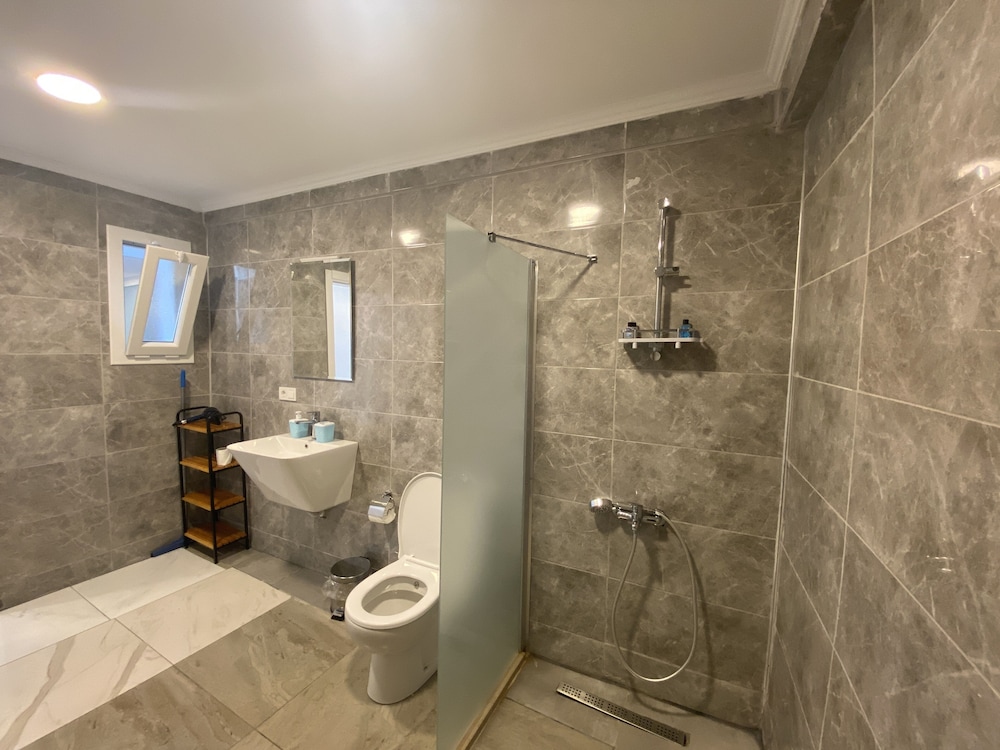 Oda 2 Basic Quadruple Room photo 2