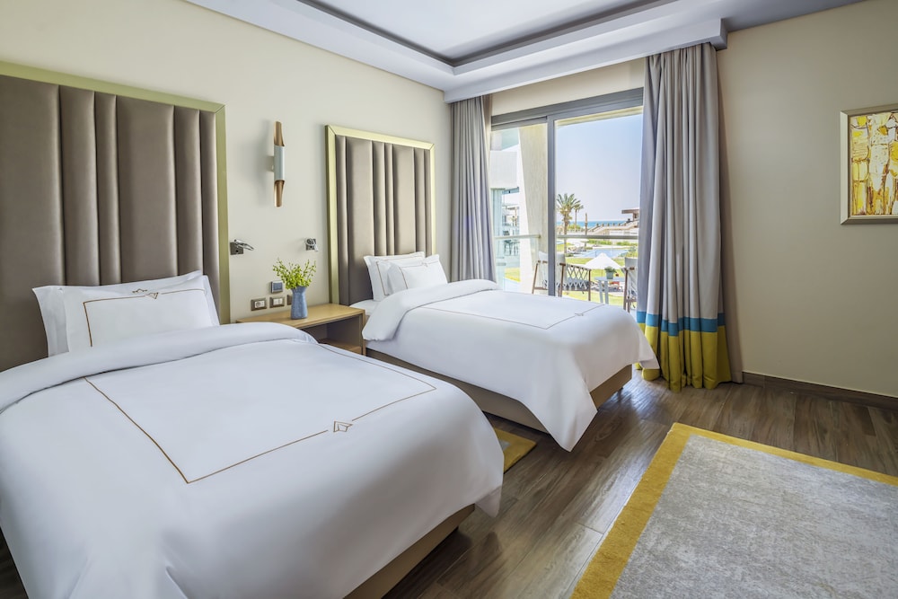 Deluxe Suite, 2 Twin Beds, Sea View (Lagoon)