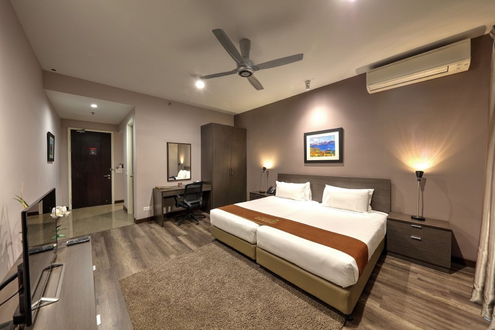 Standard Twin Suite