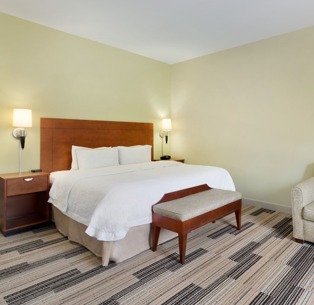 Room, 1 King Bed, Non Smoking - Photo 2