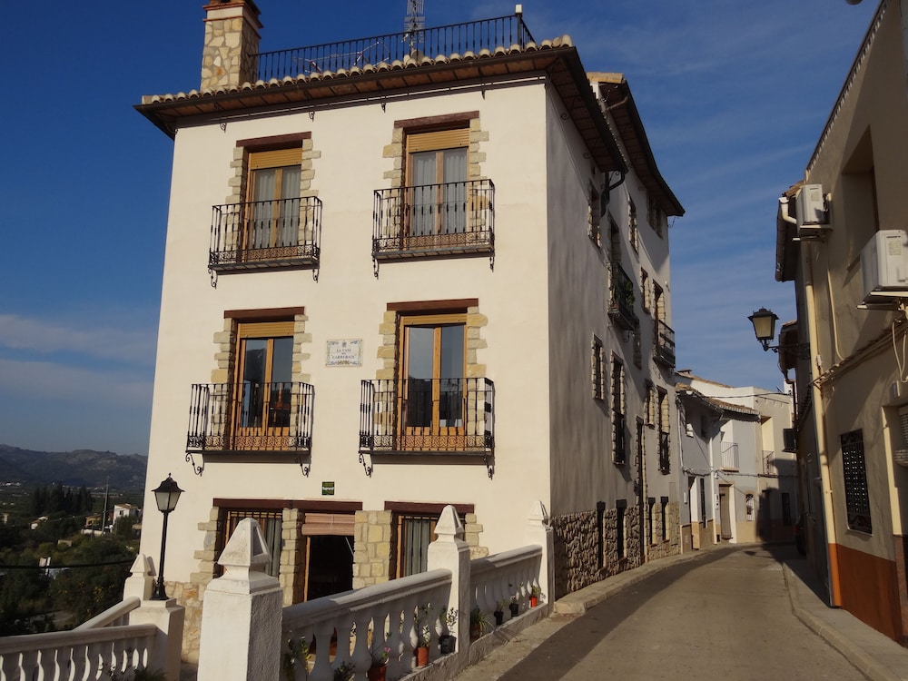Traditional Apartment, 2 Bedrooms, Kitchen, Tower photo 3