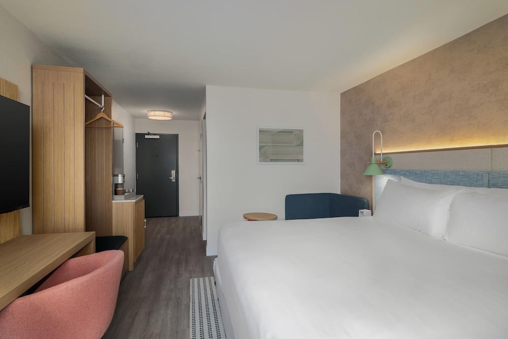 Standard Room, 1 King Bed photo 1