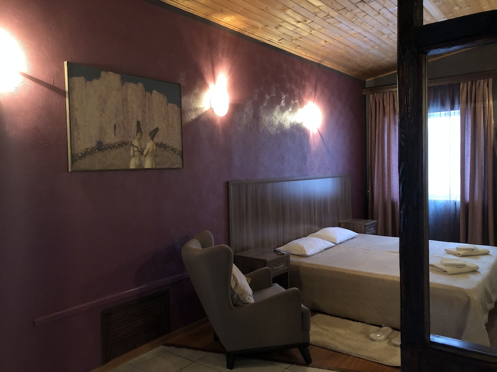 Luxury Suite, 1 King Bed photo 2