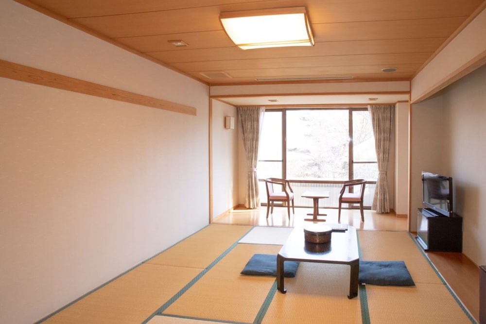 Japanese Style Room, Shared Bathroom, Mountain View - Photo 17