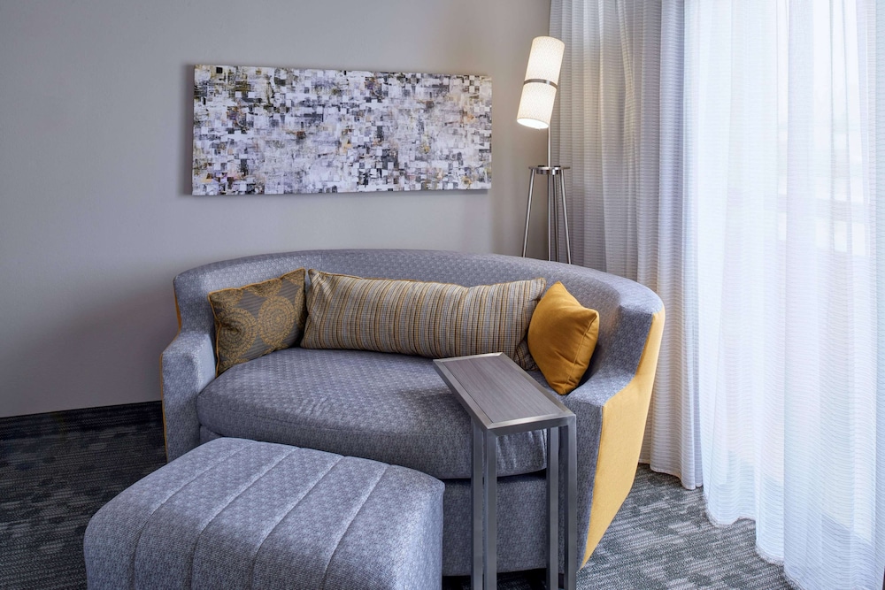 Suite, Multiple Beds, Accessible (Hearing One Bedroom) - Photo 5