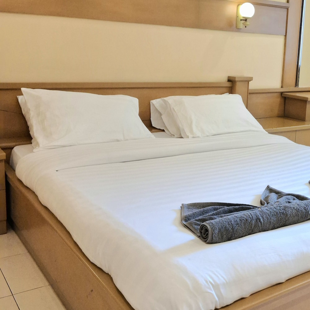 Executive Double Room, 1 King Bed, Balcony, Garden View photo 1