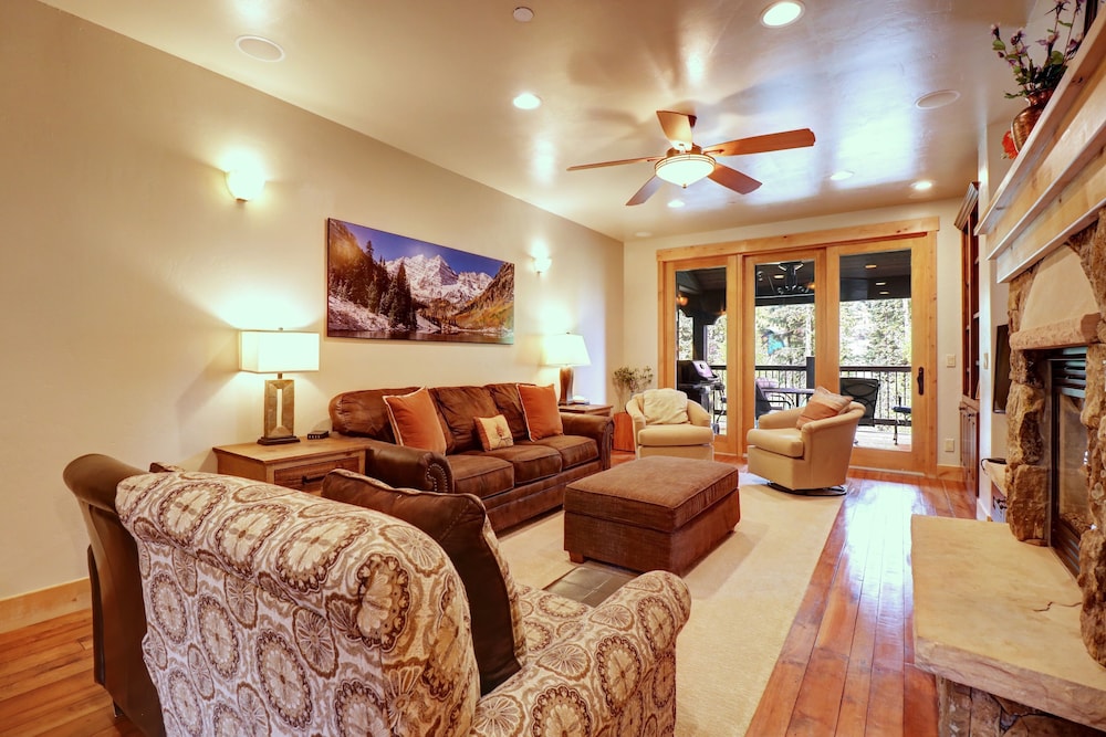 Townhome, 4 Bedrooms