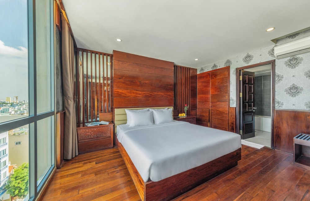 Premier Double Room, City View