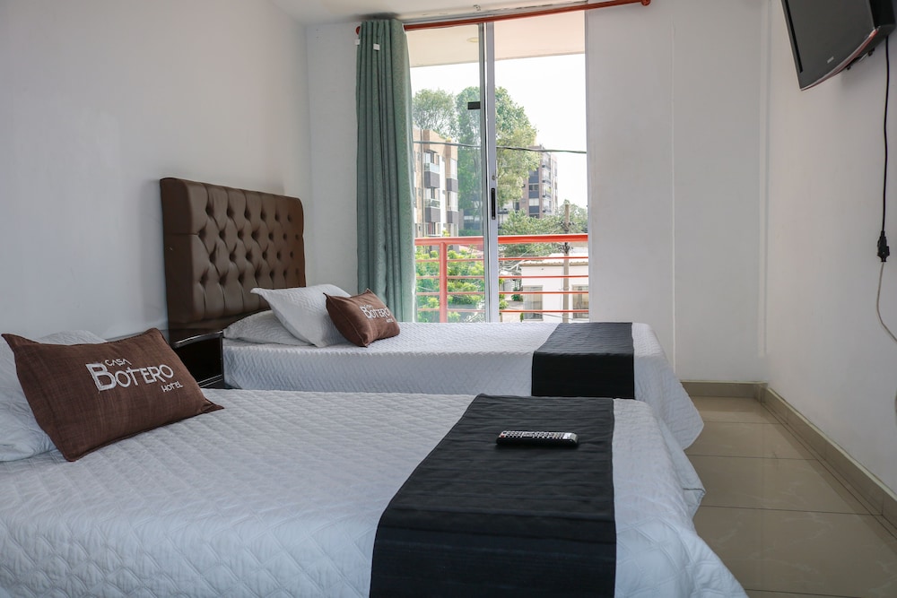 Standard Room, Multiple Beds, City View