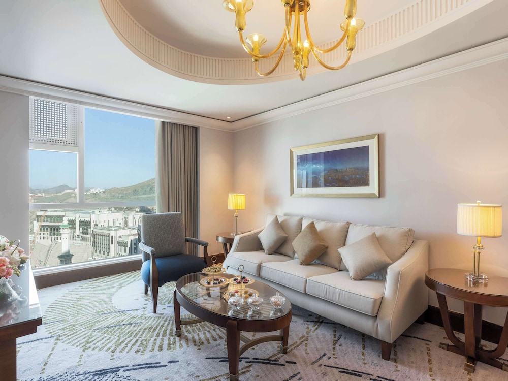 Signature Suite, 1 Bedroom (Partial Kaaba View) - Photo 3