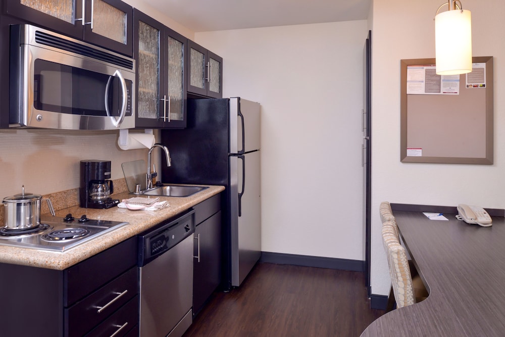 Suite, 1 Bedroom, Accessible (Mobility) - Photo 3
