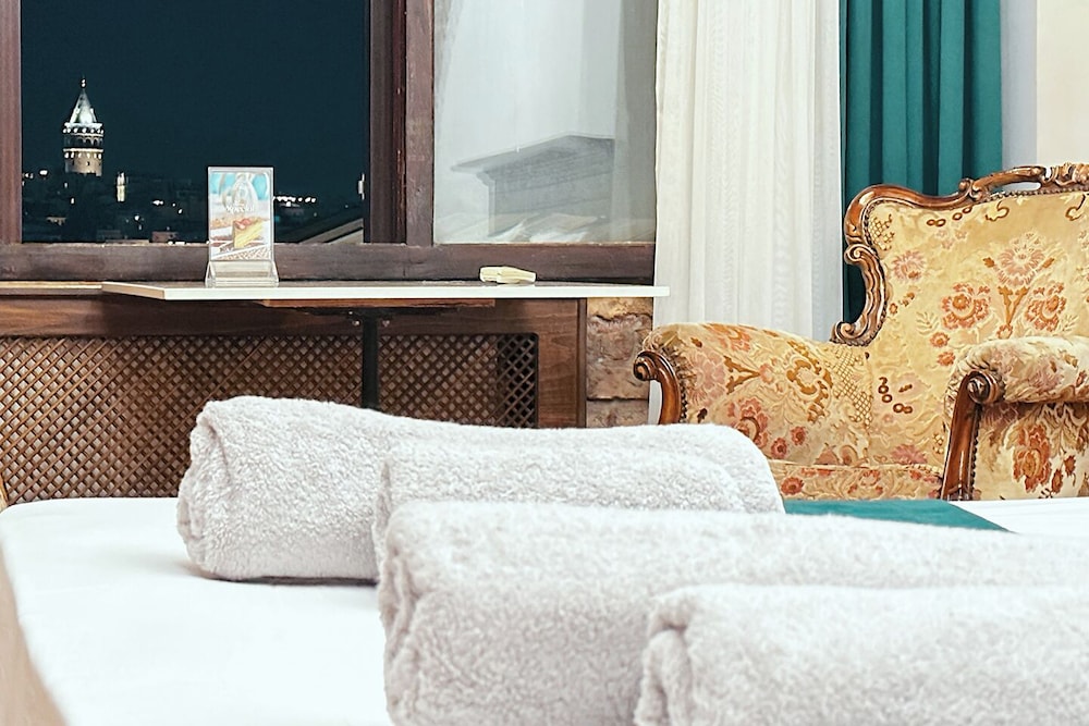 Deluxe Double Room, Private Bathroom, Sea Facing photo 2