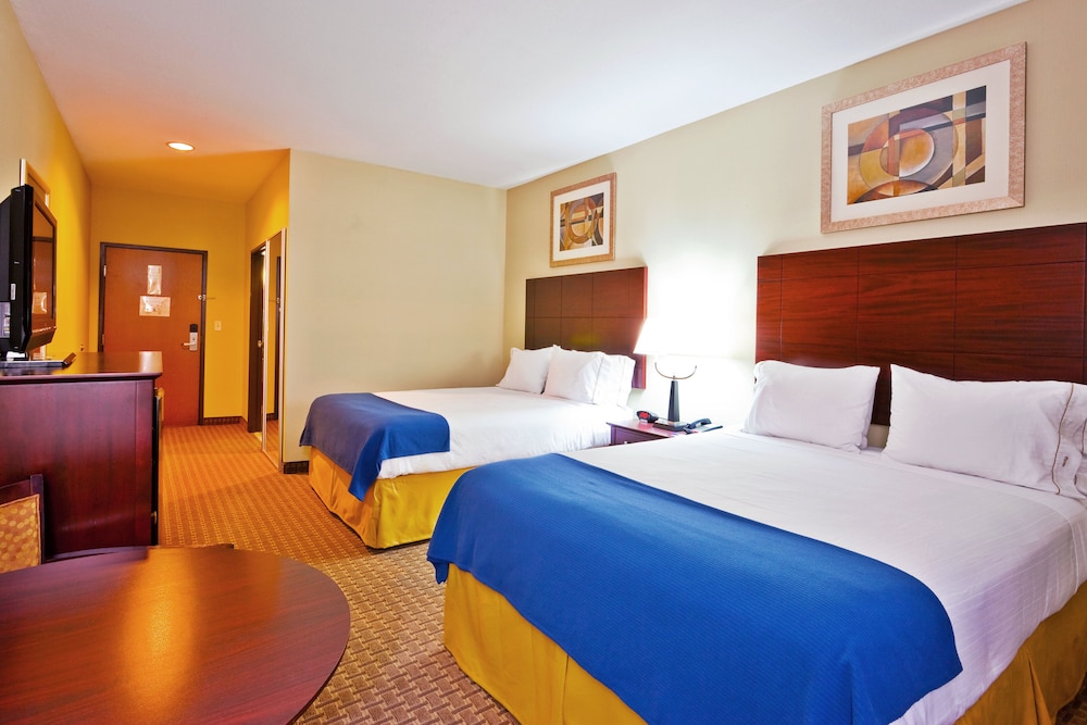 Standard Room, 2 Queen Beds - Photo 3