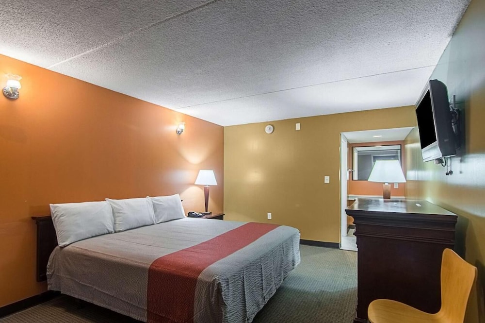 Room, 1 King Bed photo 1