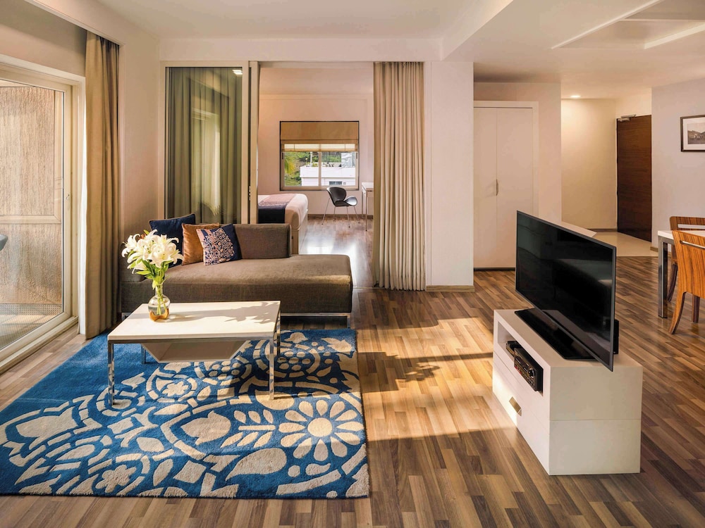 Suite, 2 Bedrooms, Balcony