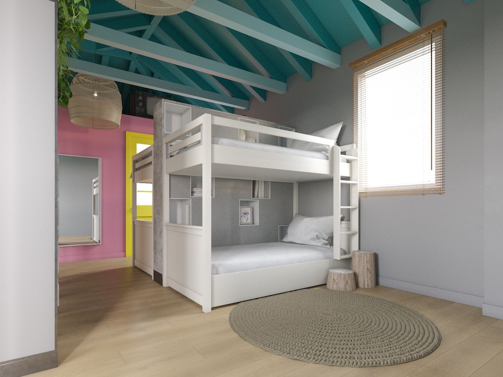 1 cama en una habitación compartida de 6 camas, baño compartido
