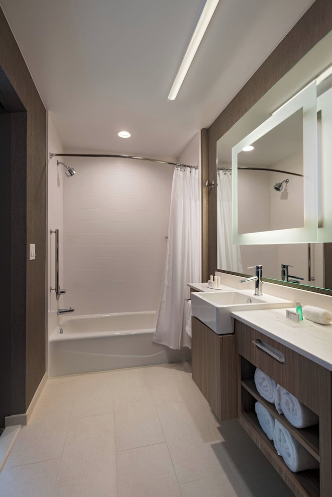 Suite, Multiple Beds - Photo 5