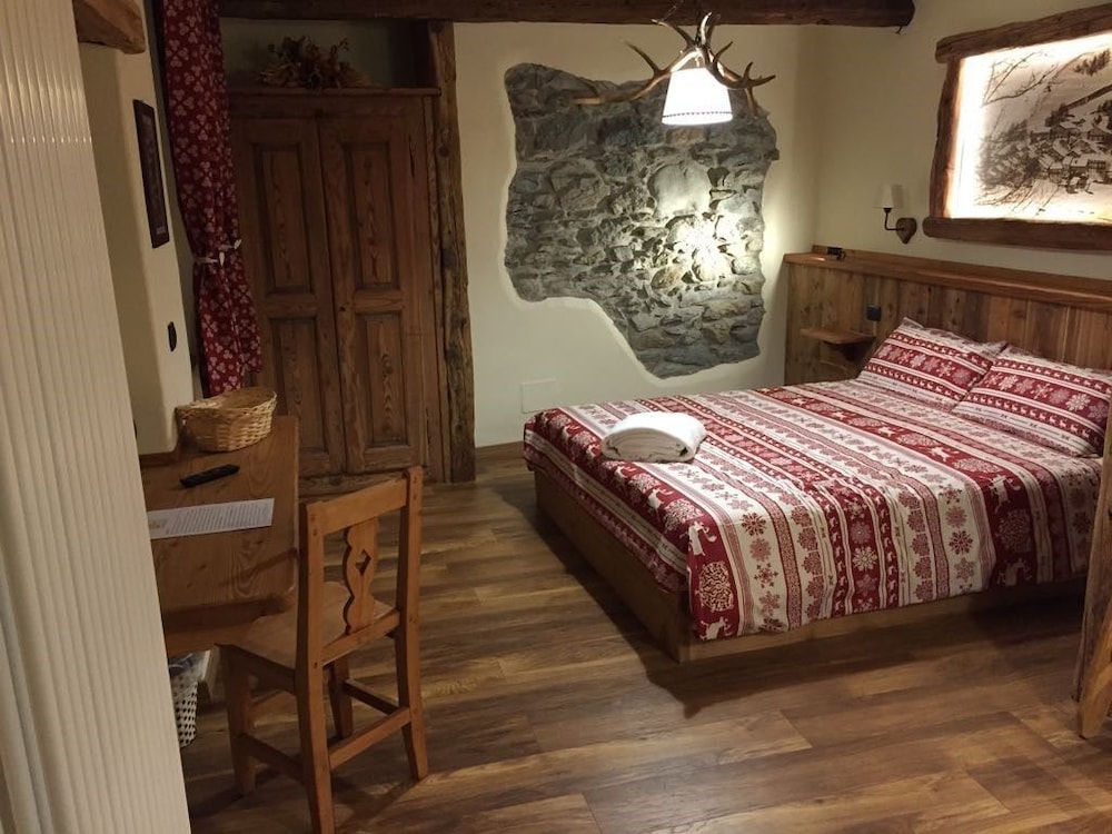 Luxury Suite, 1 Bedroom, Accessible, Private Bathroom photo 3