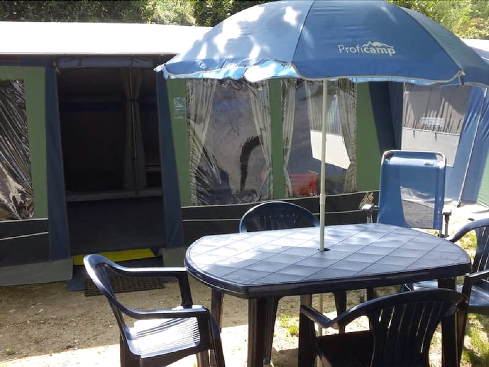 Comfort Tent, 3 Bedrooms, Non Smoking, Lakeside photo 3