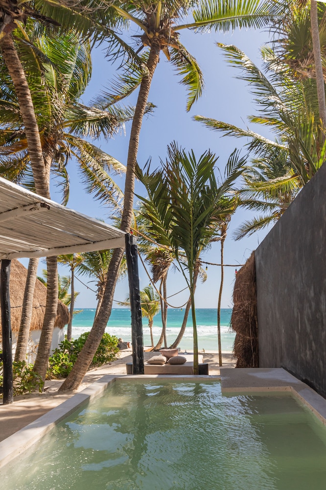 OCEANFRONT VILLA WITH PRIVATE POOL - Photo 17