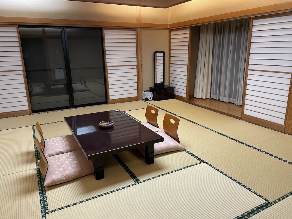Traditional Room, Non Smoking - Photo 1
