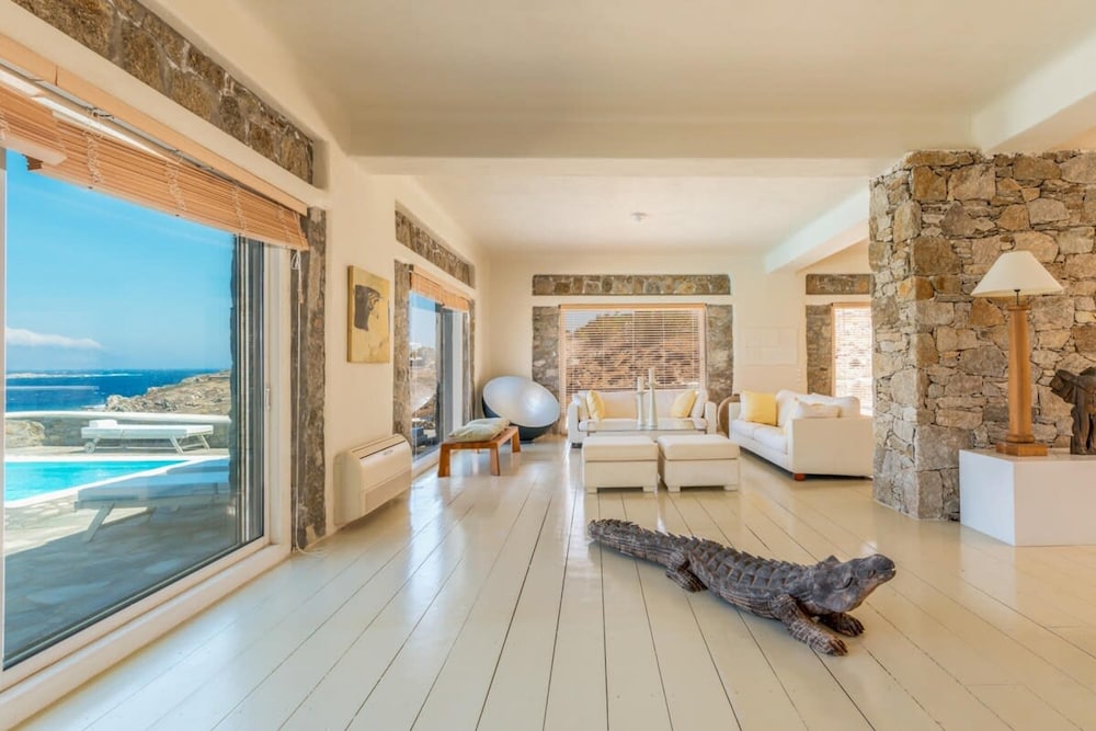 Villa, Smoking